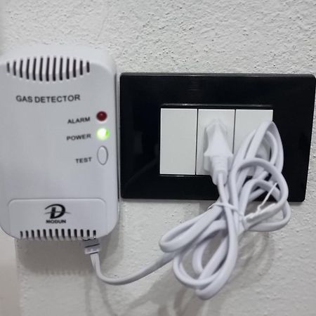 איגלסיאס Black&White Guest House מראה חיצוני תמונה