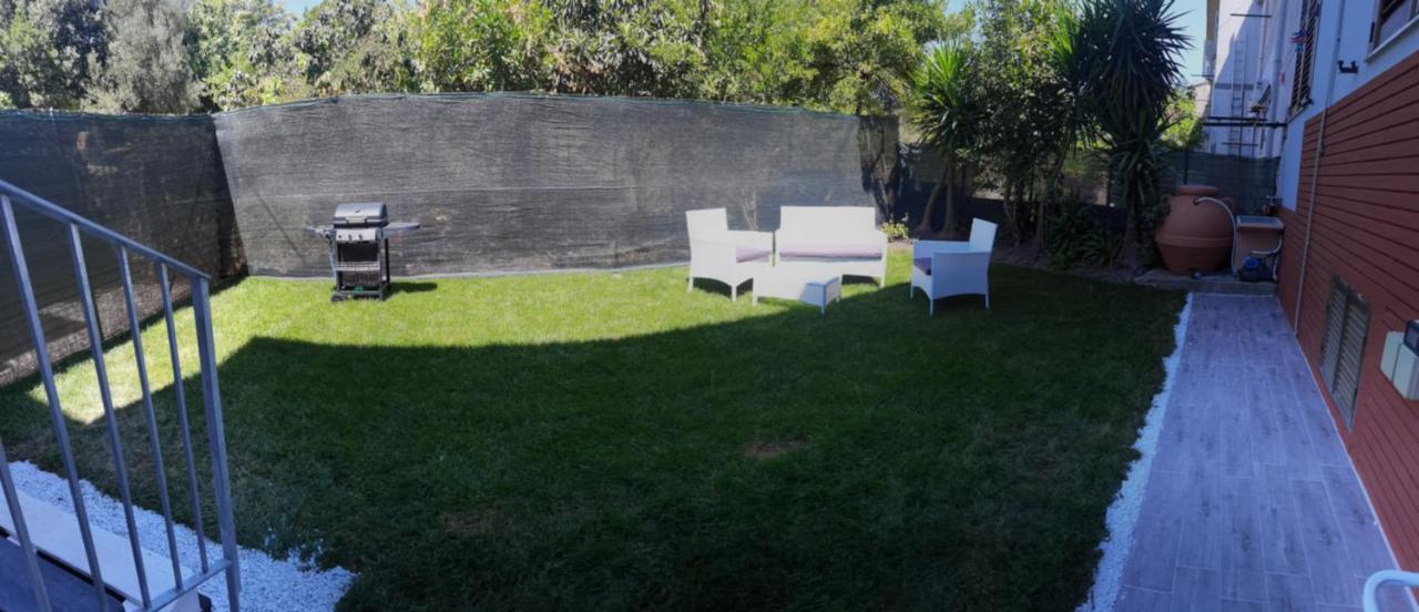 איגלסיאס Black&White Guest House מראה חיצוני תמונה
